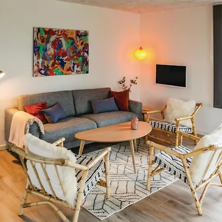 Nice In W/ Wifi And 3 Bedrooms Ferienhaus *